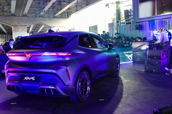 CUPRA hosts the world premiere of RAVAL ‘live’ on the streets of Manchester