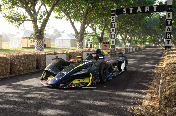 CUPRA reinforces its racing commitment by extending its Formula E partnership with KIRO and showcases the Leon VZ e‑Hybrid Racer at Goodwood Festival of Speed